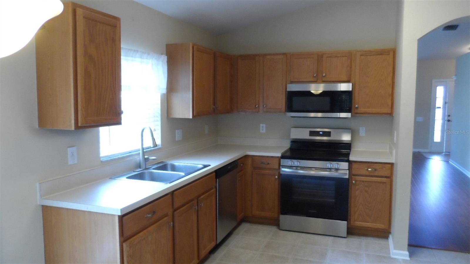 30709 LANESBOROUGH CIR, WESLEY CHAPEL, FL — photo 5