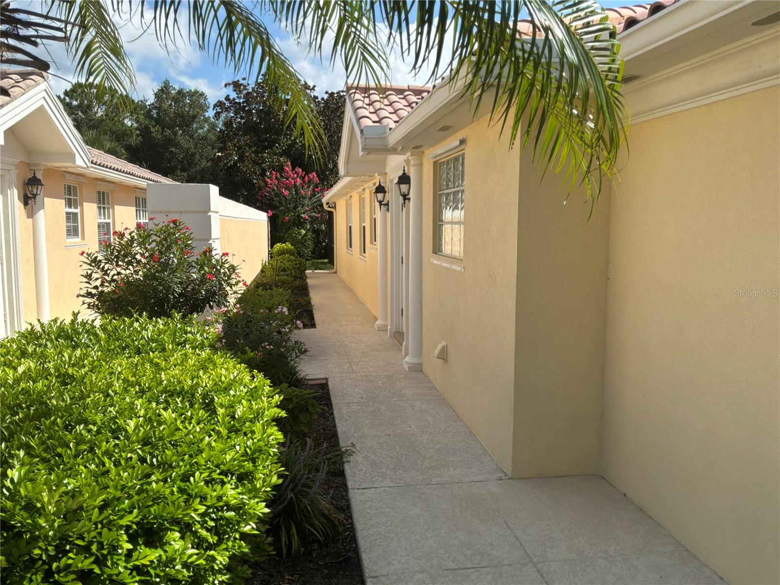 8004 CAMMINARE DR, SARASOTA, FL — photo 2