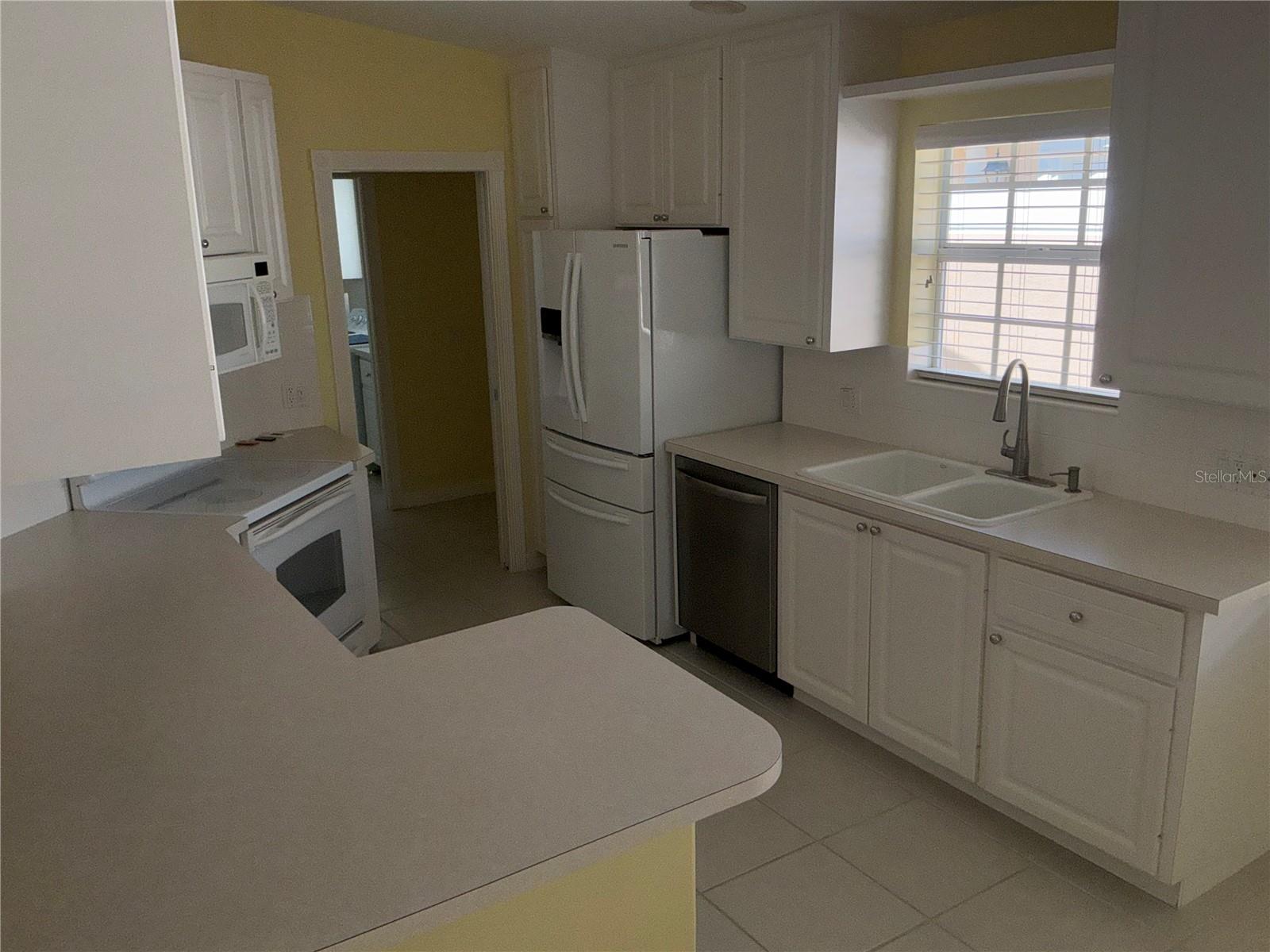 8004 CAMMINARE DR, SARASOTA, FL — photo 13