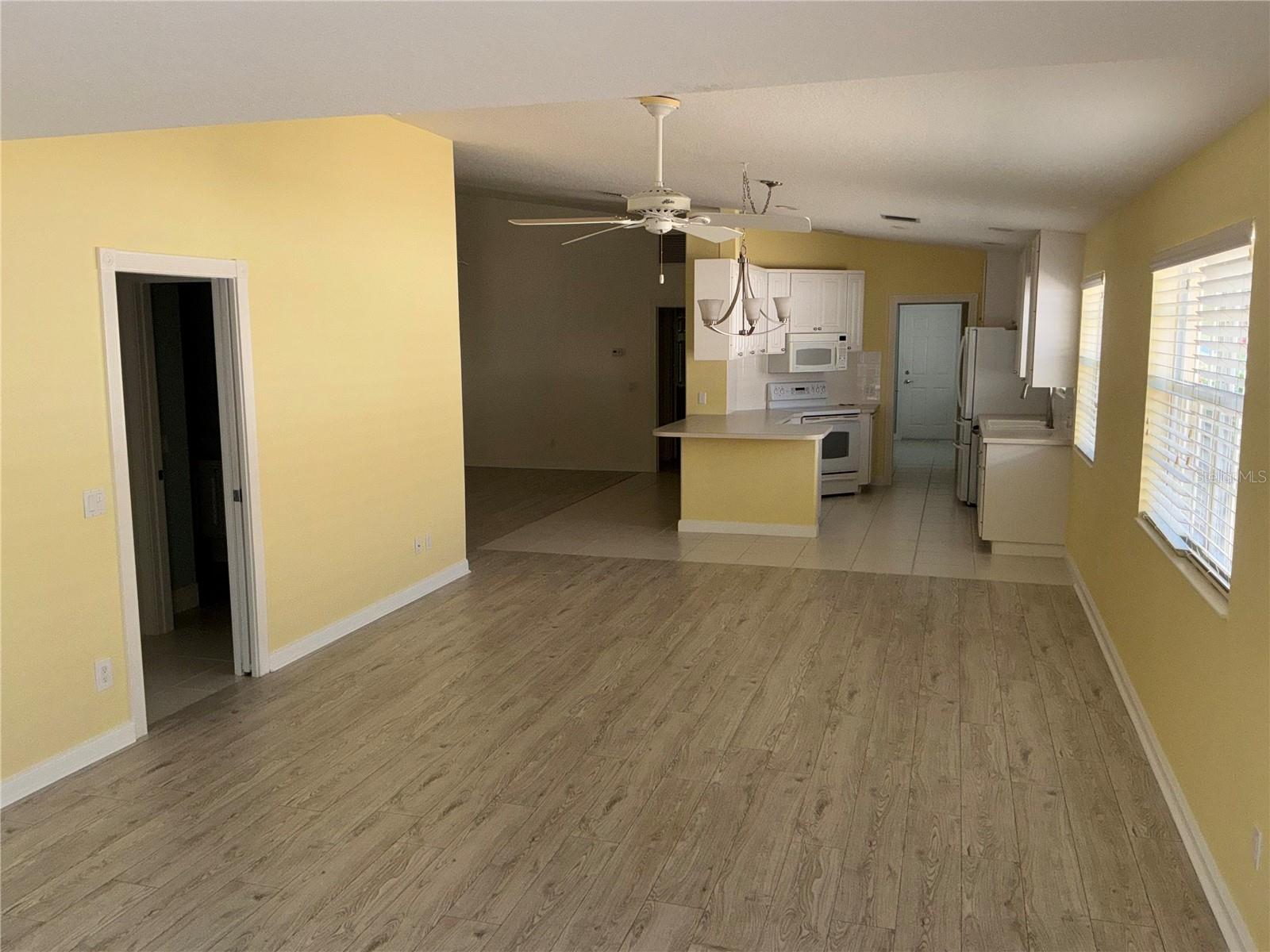 8004 CAMMINARE DR, SARASOTA, FL — photo 23