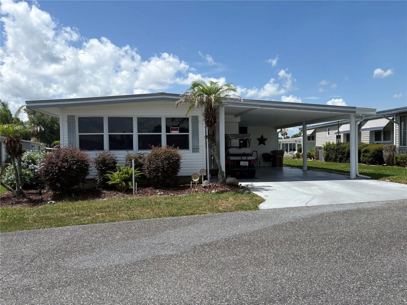 137 JACARANDA DR, LEESBURG, FL — photo 1