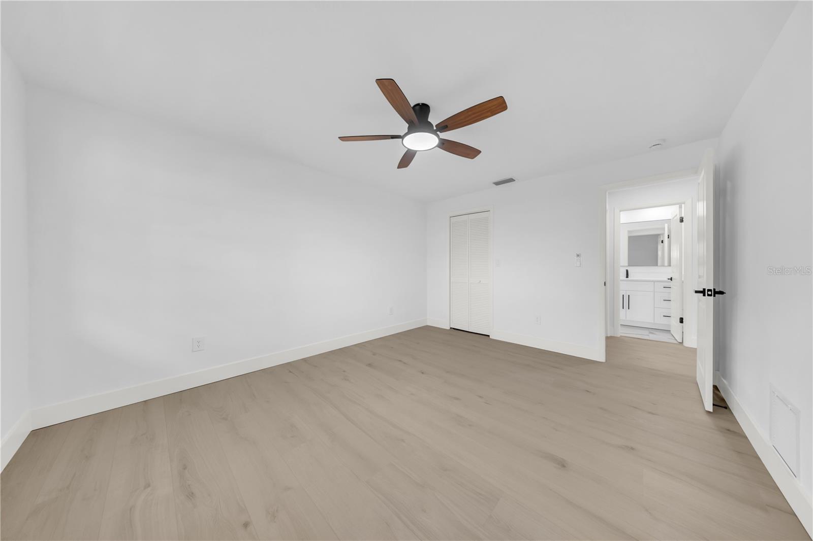2905 BLUFFS DR, LARGO, FL — photo 26