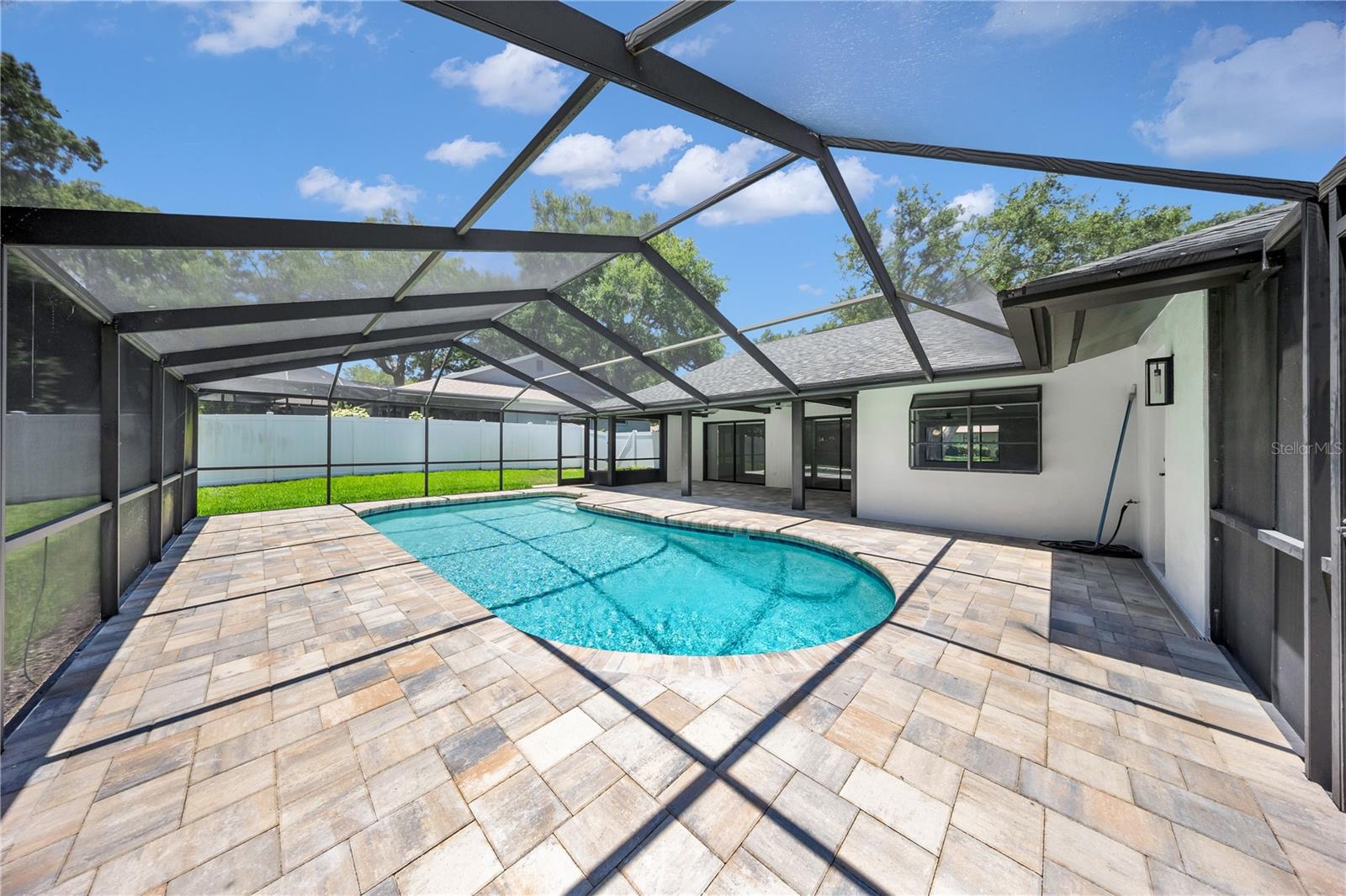 2905 BLUFFS DR, LARGO, FL — photo 32