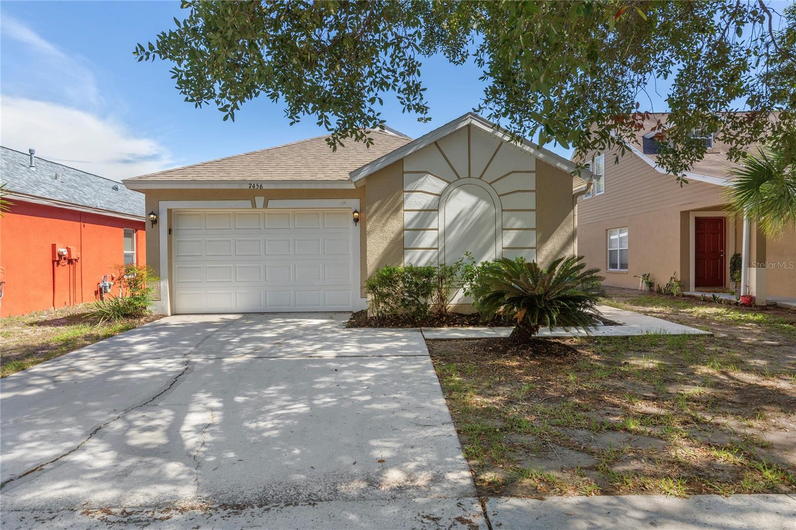 7456 OXFORD GARDEN CIR, APOLLO BEACH, FL