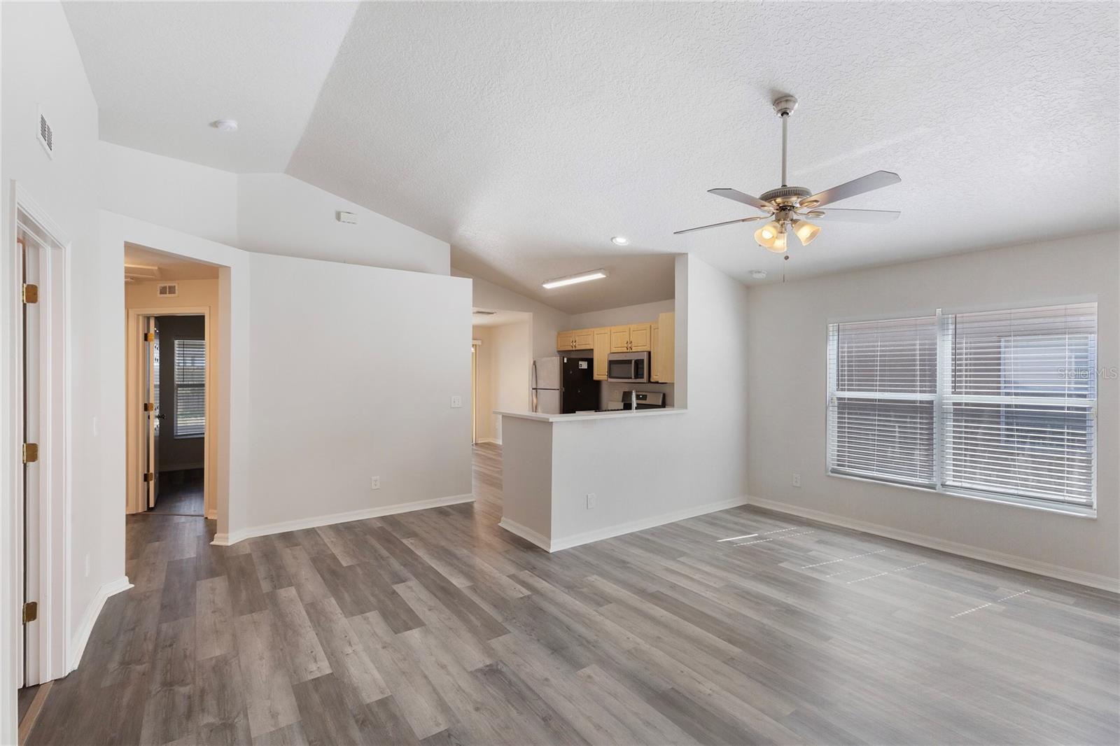 7456 OXFORD GARDEN CIR, APOLLO BEACH, FL — photo 6