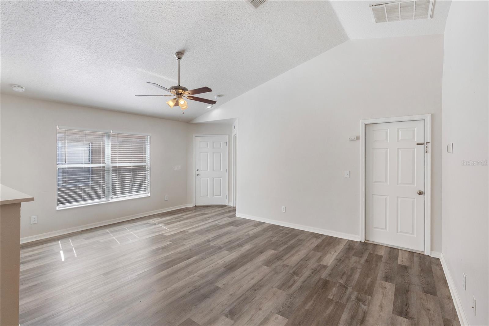 7456 OXFORD GARDEN CIR, APOLLO BEACH, FL — photo 13