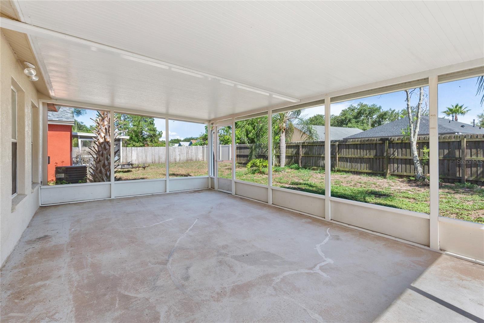 7456 OXFORD GARDEN CIR, APOLLO BEACH, FL — photo 20