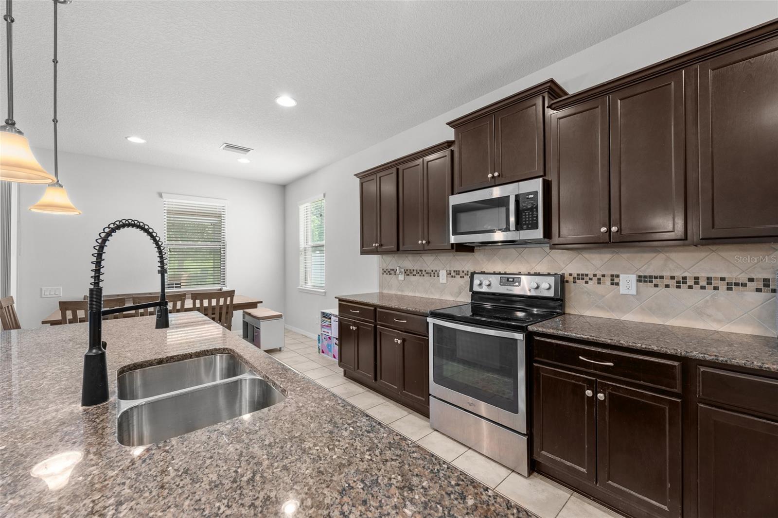 2212 LANDSIDE DR, VALRICO, FL — photo 11