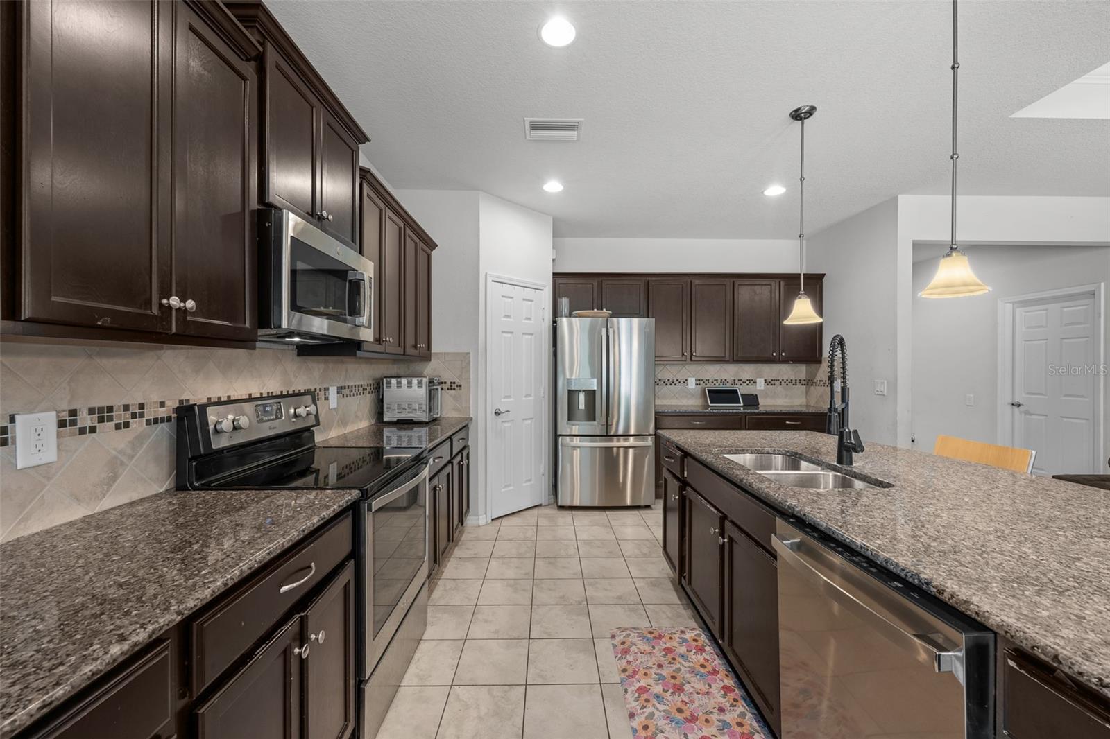 2212 LANDSIDE DR, VALRICO, FL — photo 13