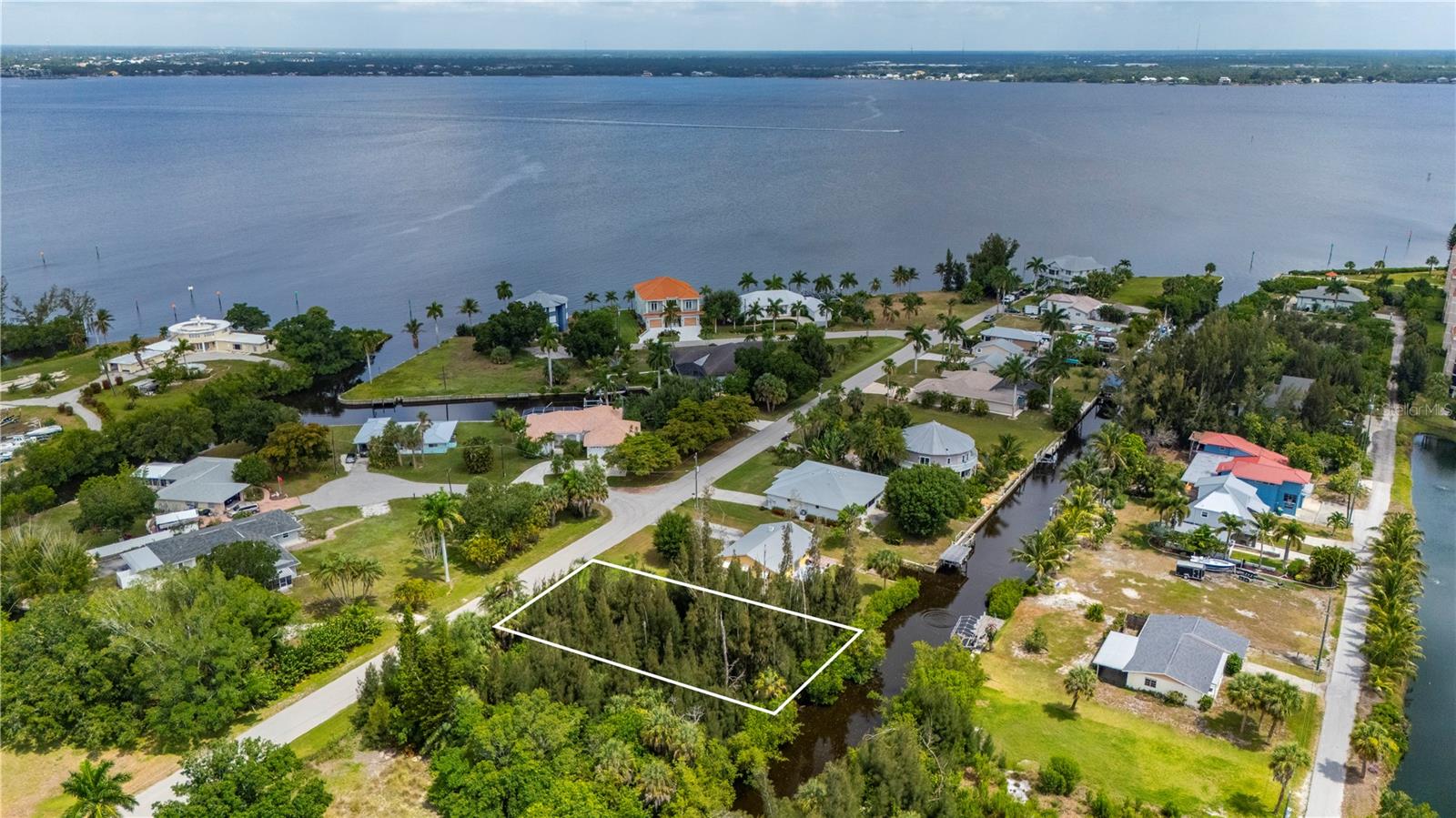 430 KLISPIE DR, PUNTA GORDA, FL — photo 2