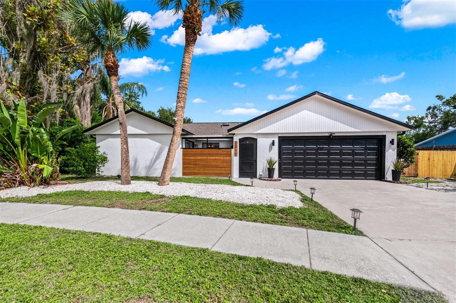 2911 WOODPINE CT, SARASOTA, FL