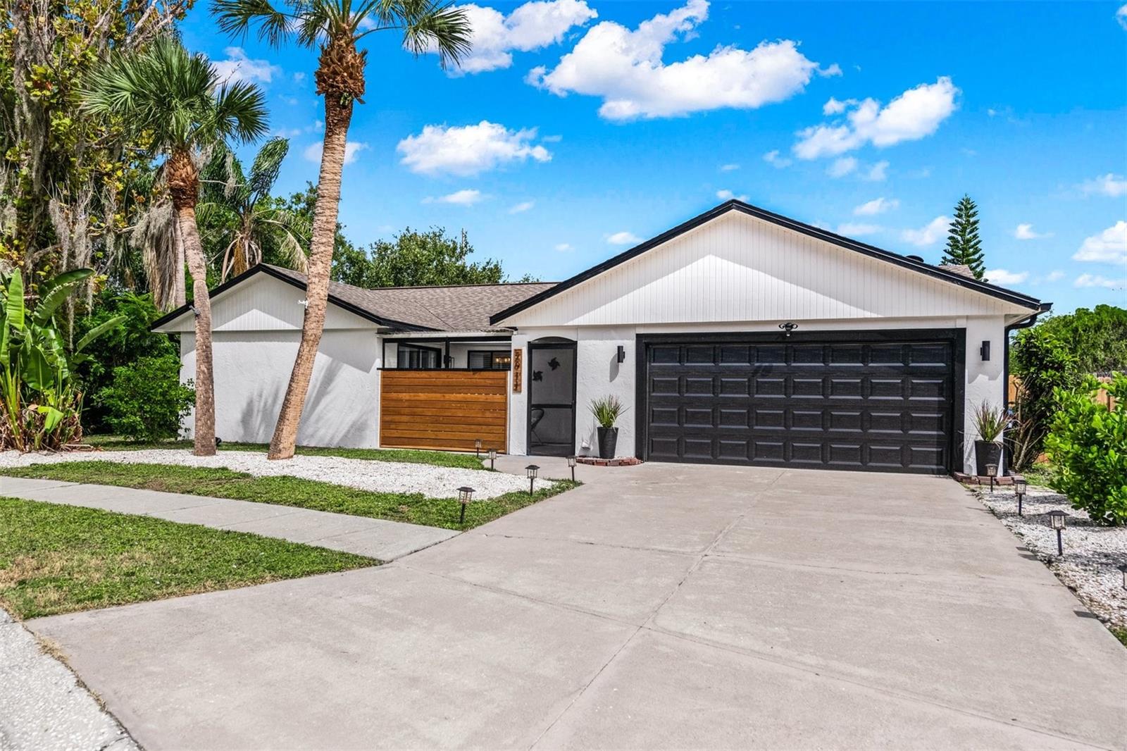 2911 WOODPINE CT, SARASOTA, FL — photo 2
