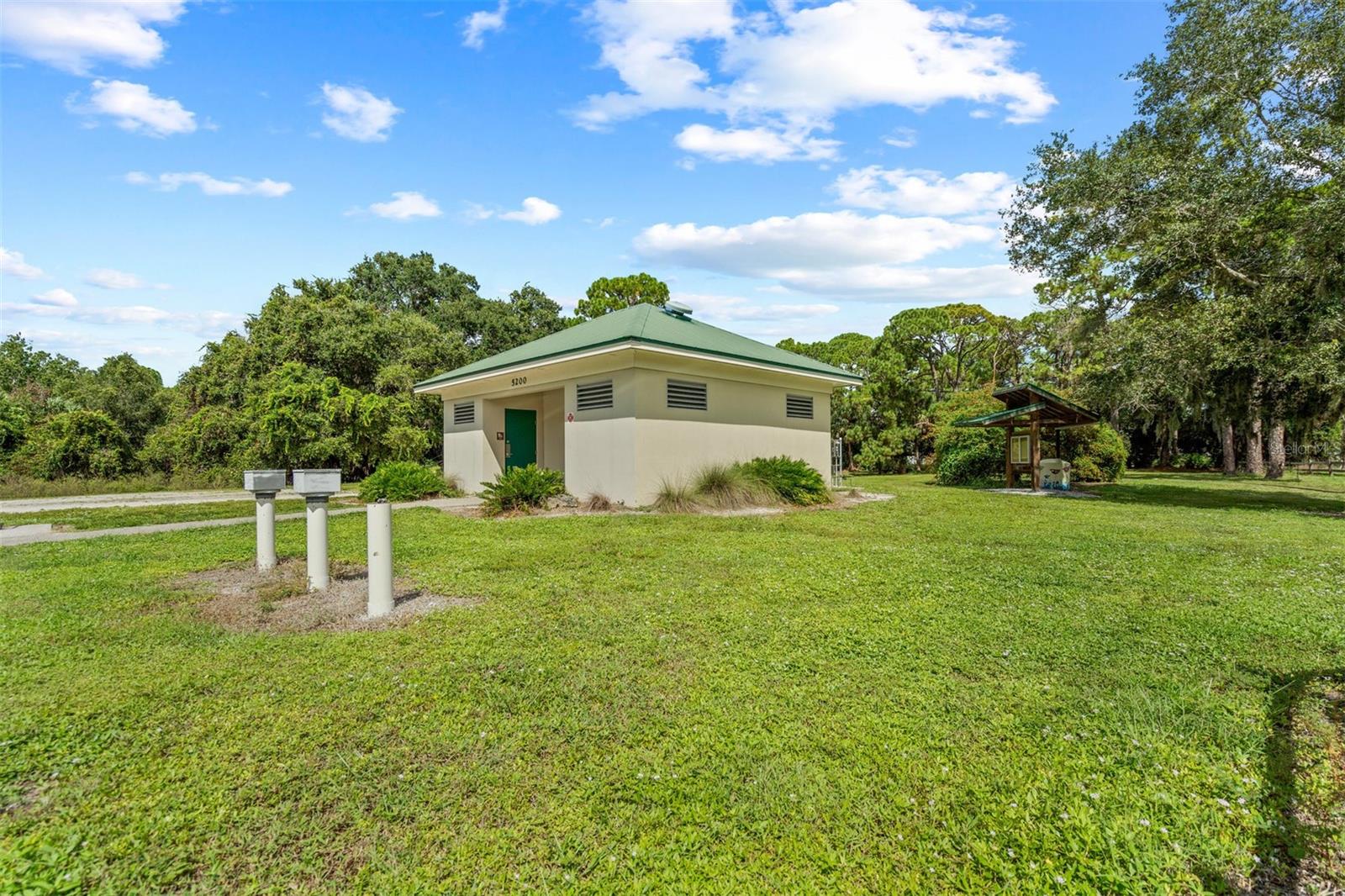 2911 WOODPINE CT, SARASOTA, FL — photo 55