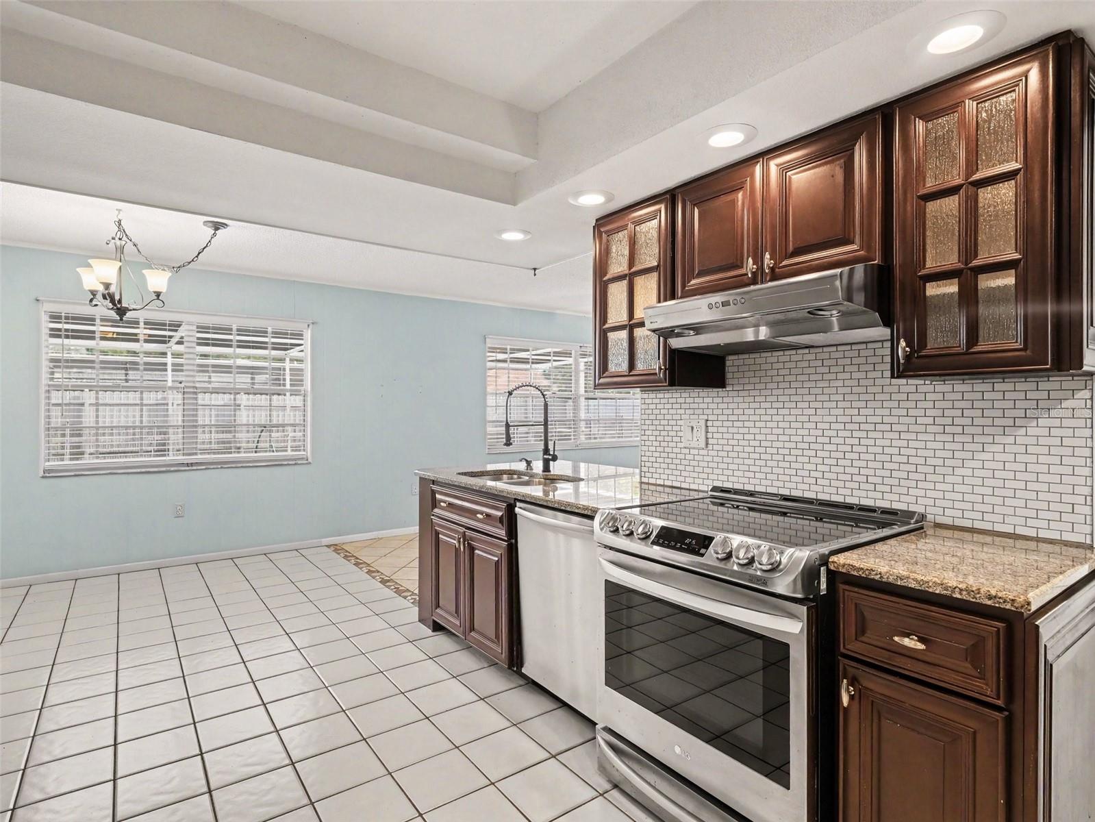 3907 23RD AVE W, BRADENTON, FL — photo 3