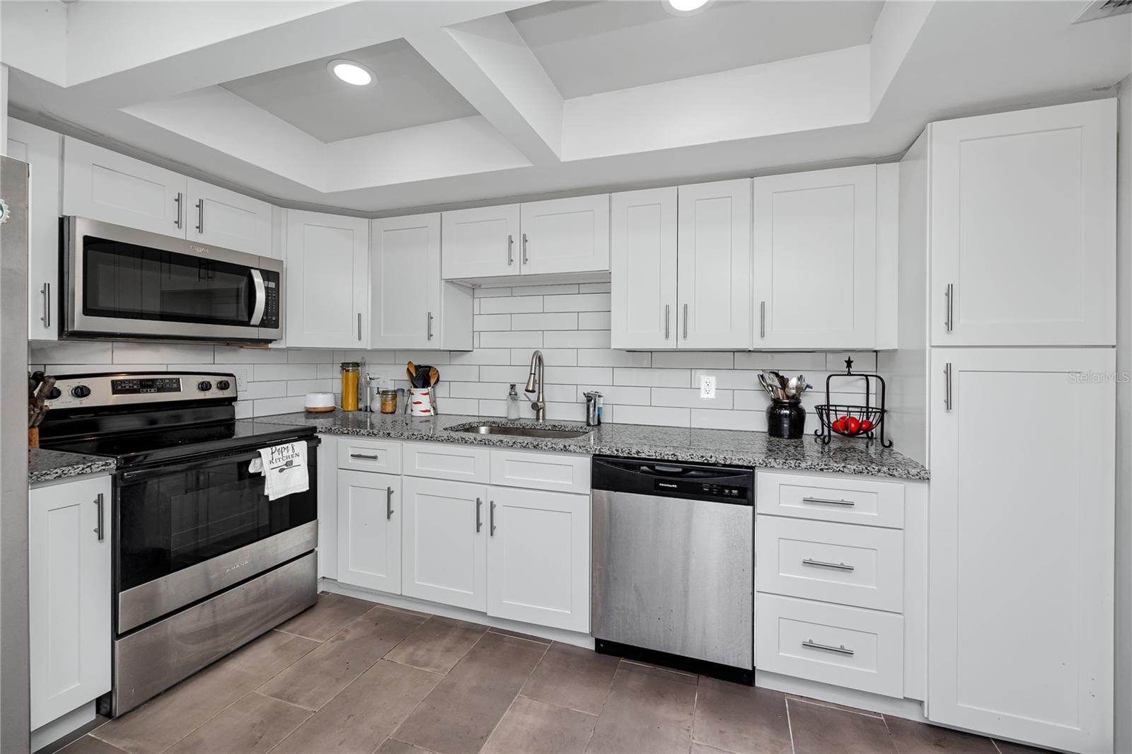 7530 SUNSHINE SKYWAY LN S #115, ST PETERSBURG, FL — photo 12