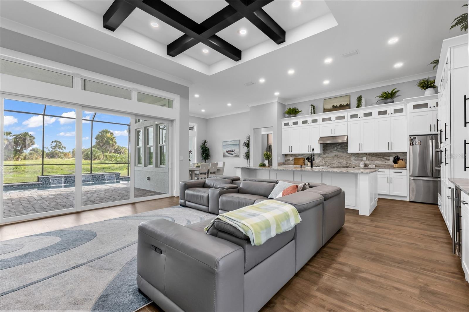 22 SPORTSMAN CIR, ROTONDA WEST, FL — photo 10