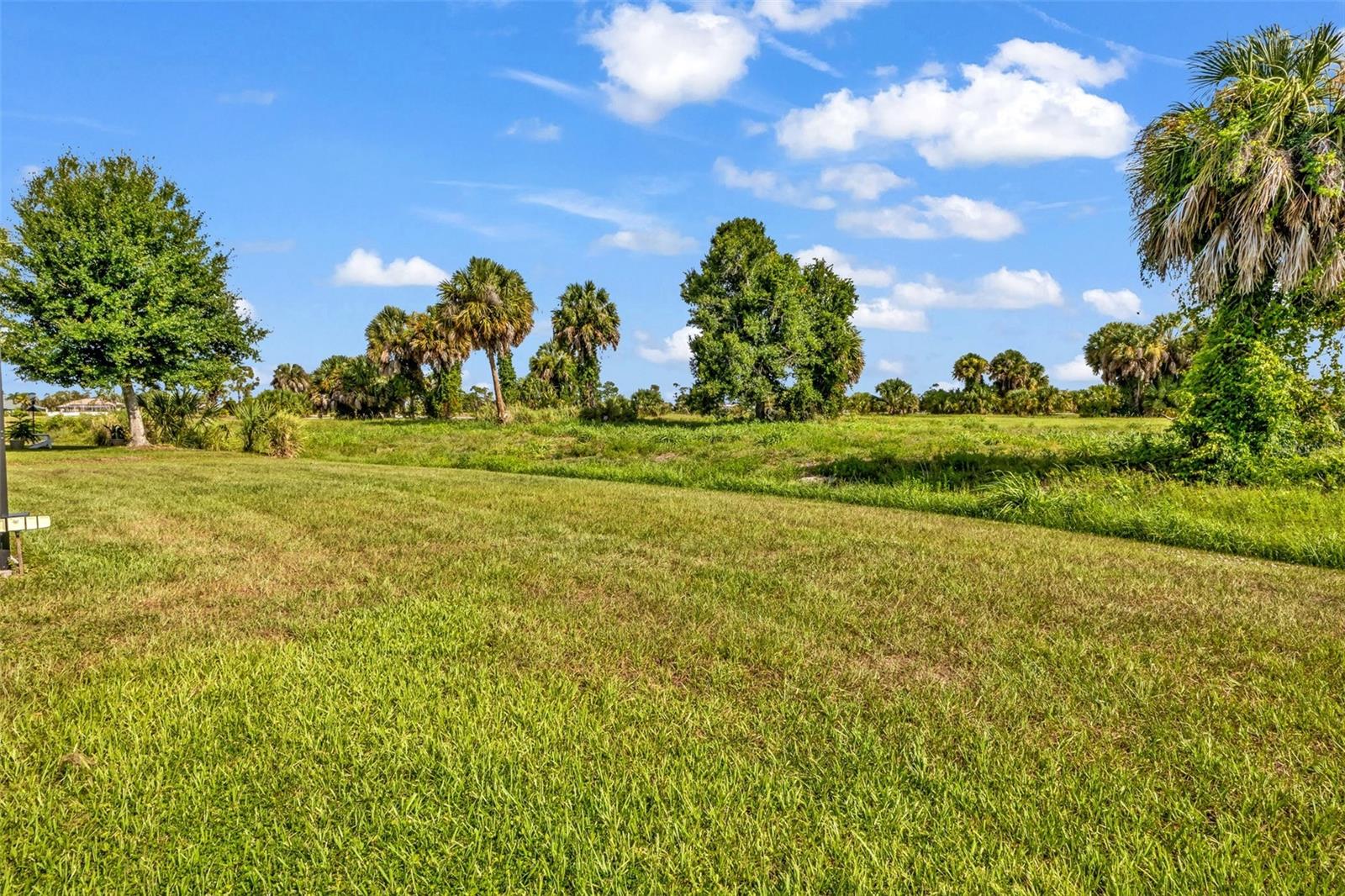 22 SPORTSMAN CIR, ROTONDA WEST, FL — photo 67