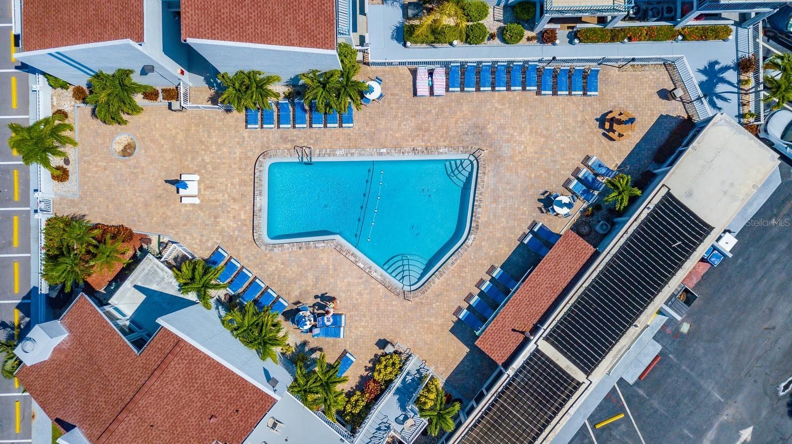 171 MEDALLION BLVD #B, MADEIRA BEACH, FL — photo 9