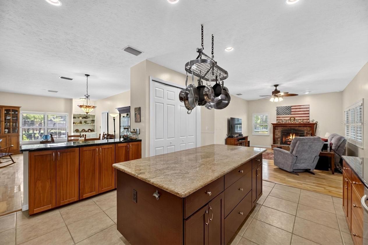 2715 LITTLE RD, VALRICO, FL — photo 16