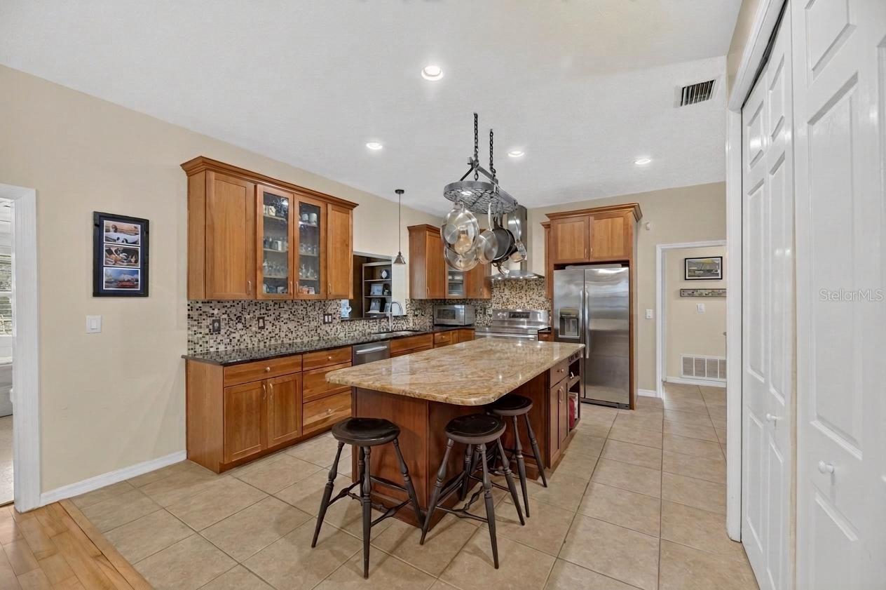 2715 LITTLE RD, VALRICO, FL — photo 17