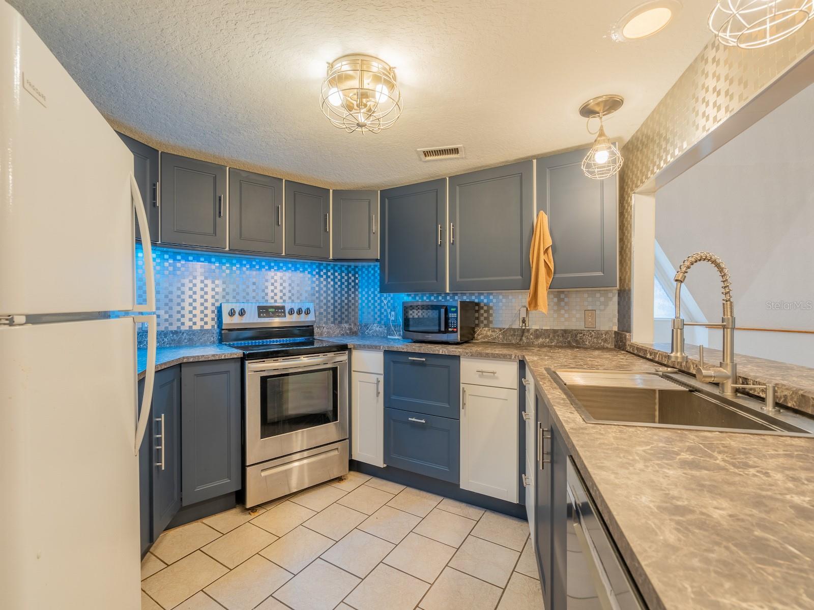 30810 NE 78 ST, FORT MC COY, FL — photo 12
