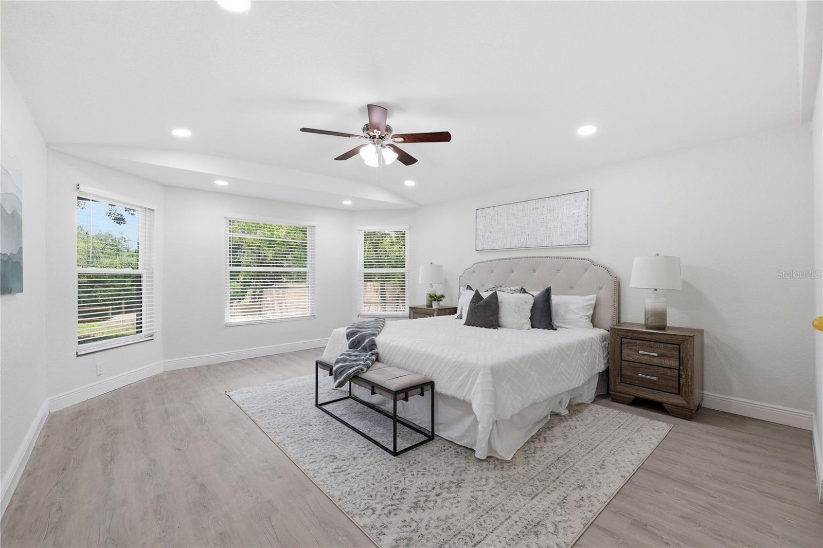 1915 E MULBERRY DR, TAMPA, FL — photo 18