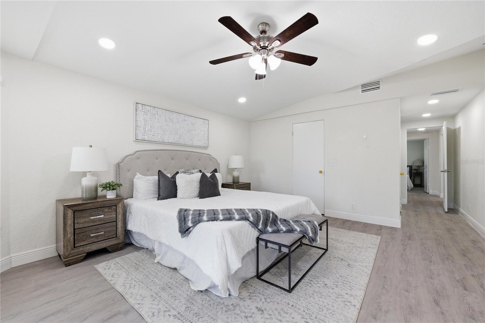 1915 E MULBERRY DR, TAMPA, FL — photo 24