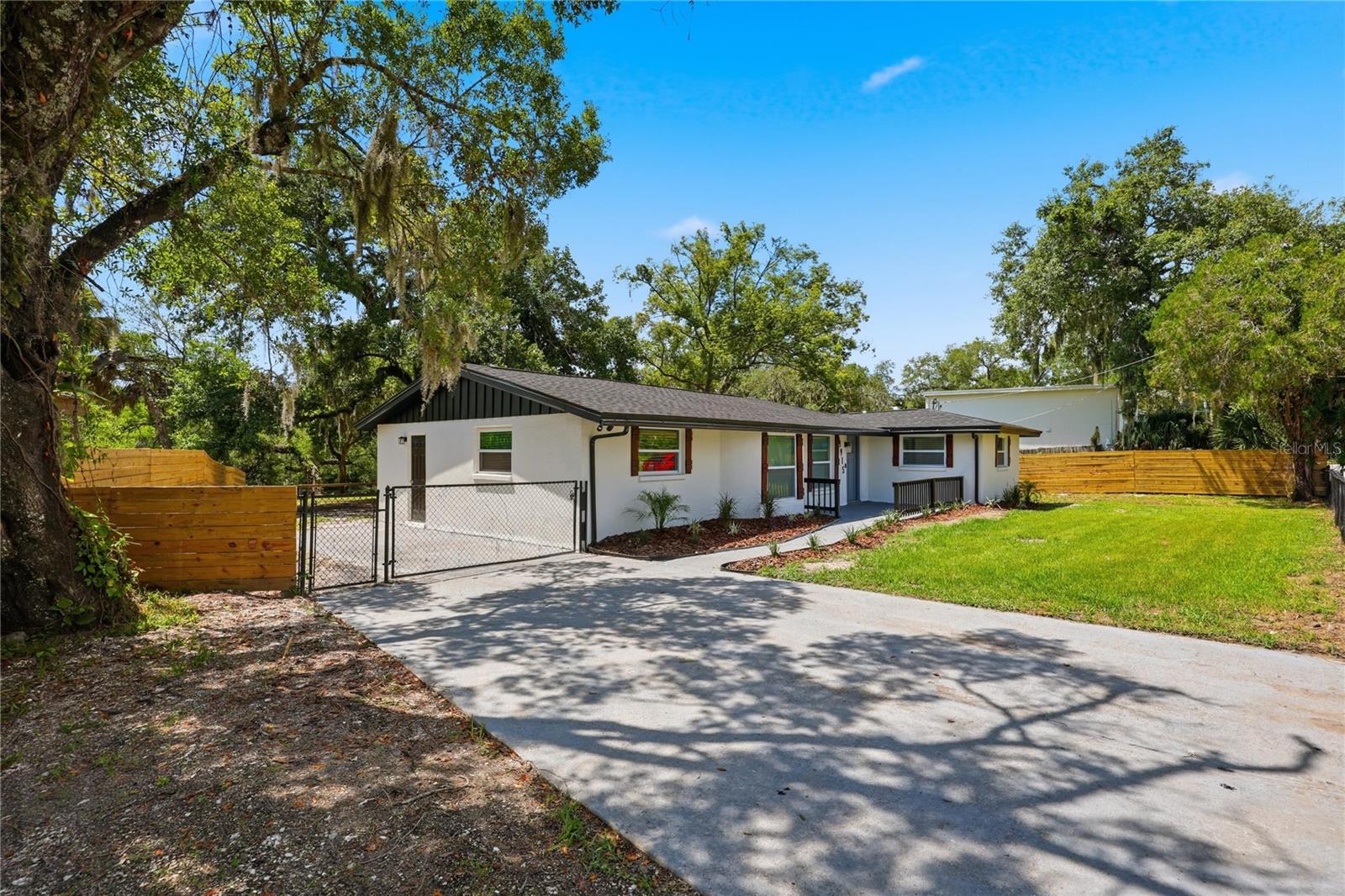 1915 E MULBERRY DR, TAMPA, FL — photo 27