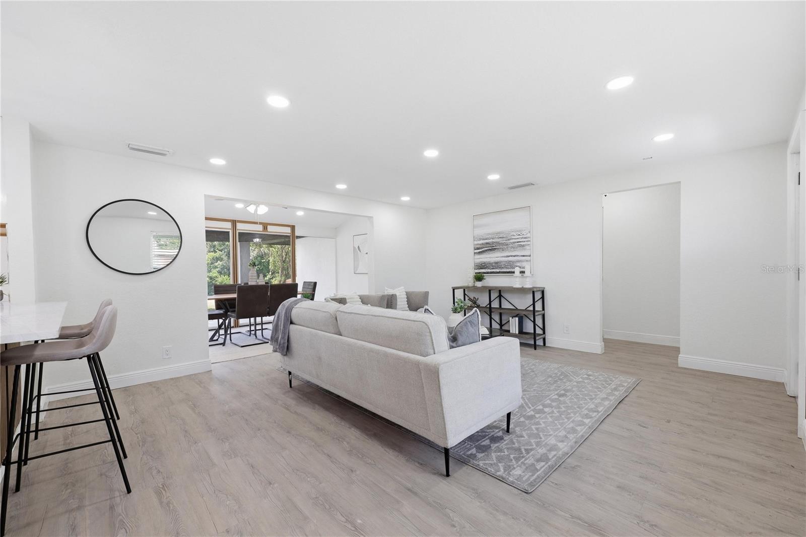 1915 E MULBERRY DR, TAMPA, FL — photo 29