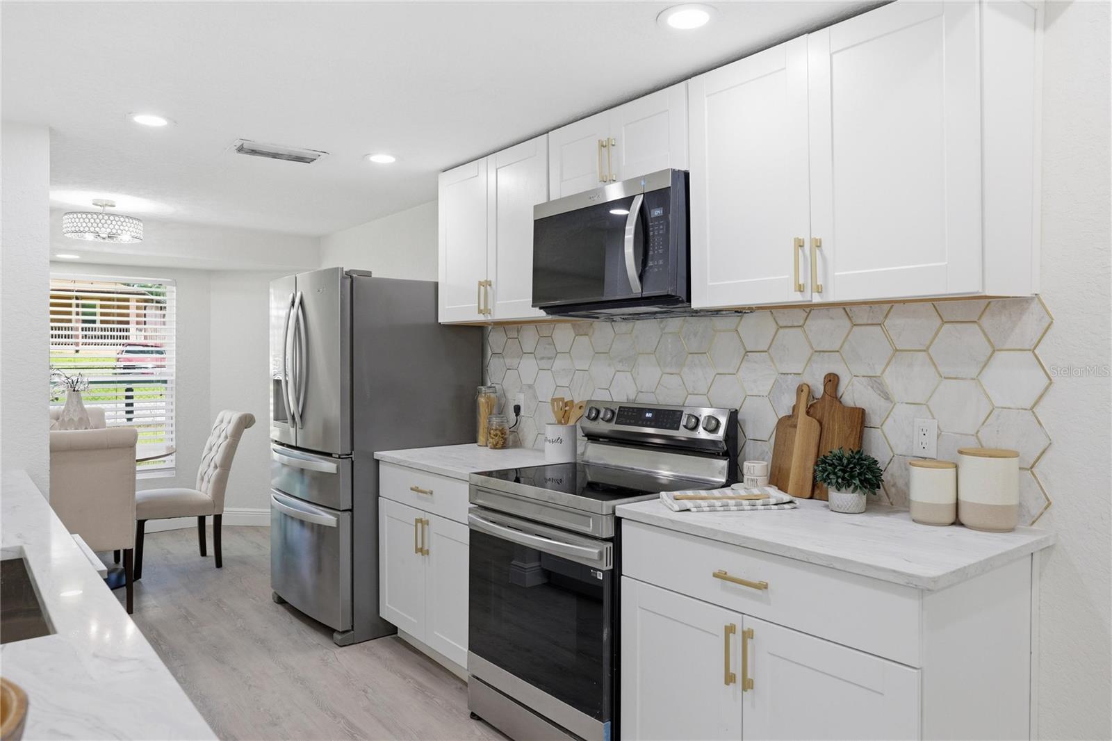 1915 E MULBERRY DR, TAMPA, FL — photo 30
