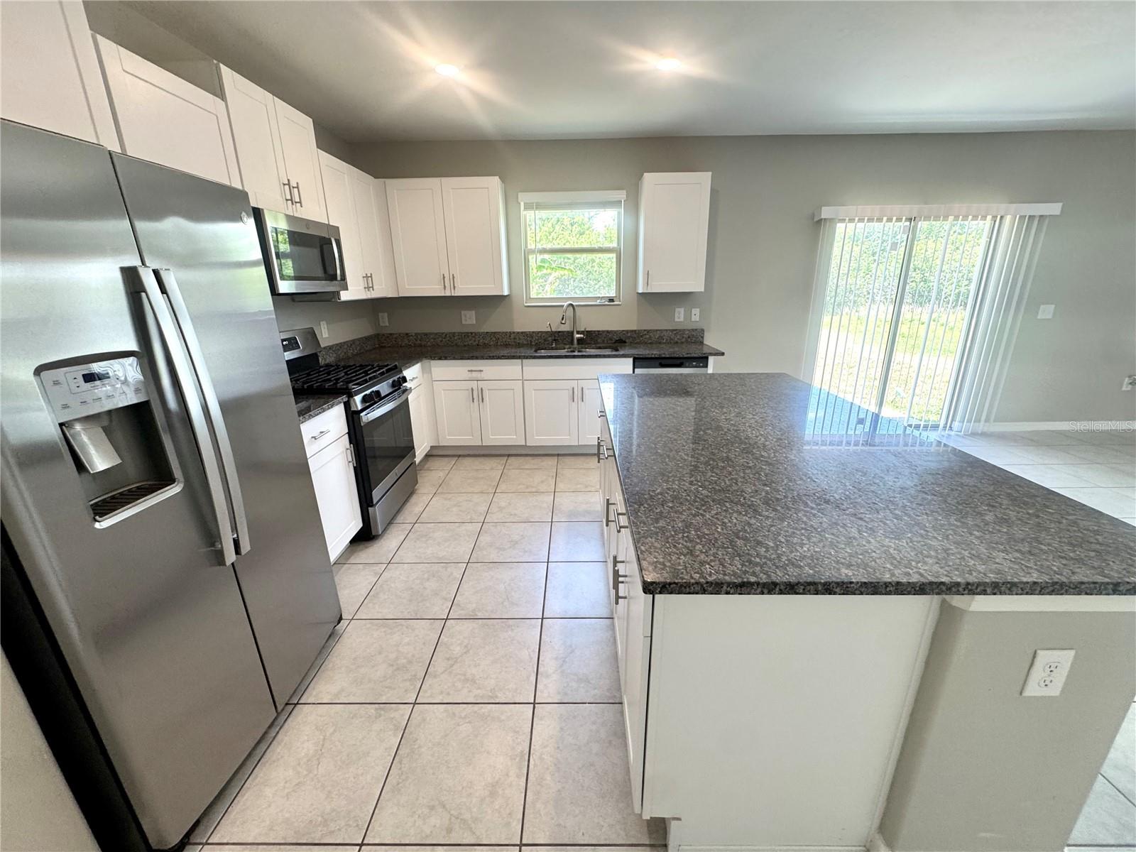 5415 AMARYLLIS GARDEN ST, APOLLO BEACH, FL — photo 4
