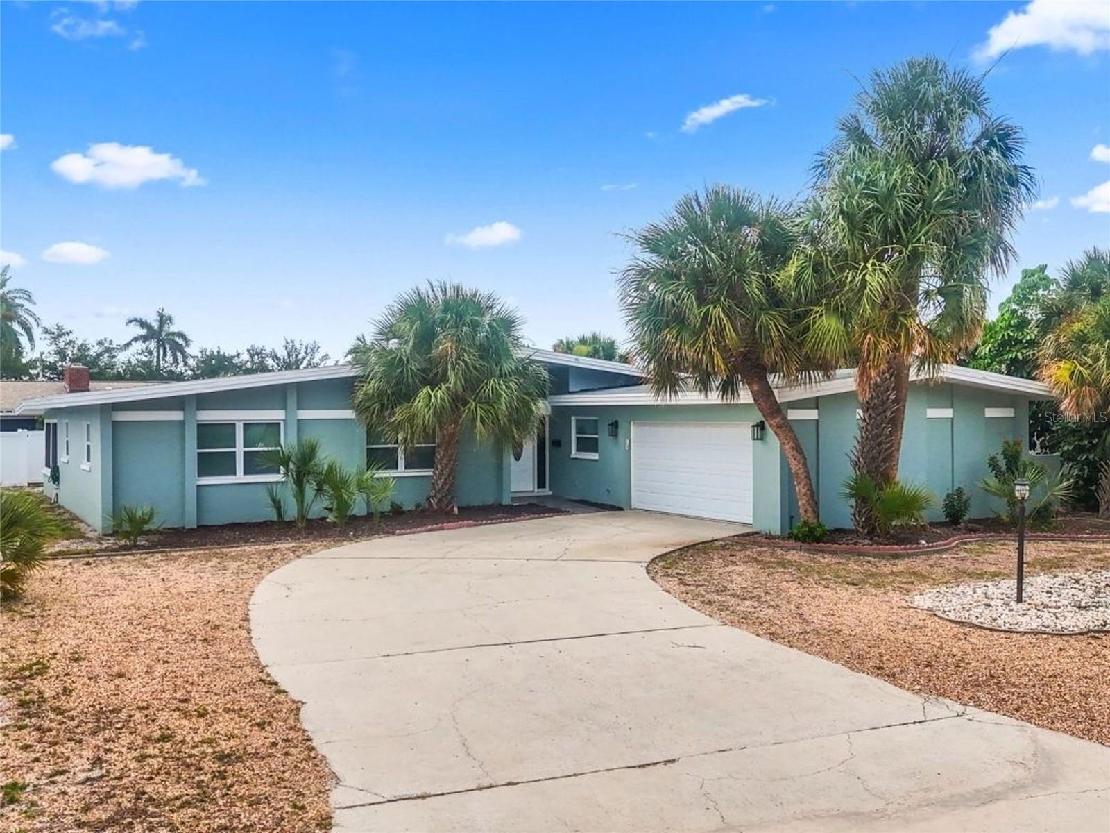 409 4TH AVE N, TIERRA VERDE, FL
