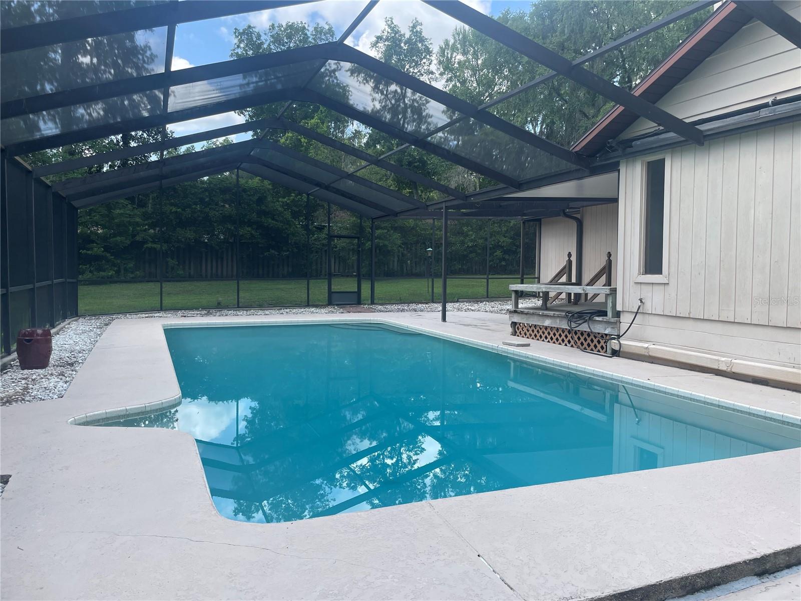2421 NW 106TH DR, GAINESVILLE, FL — photo 2