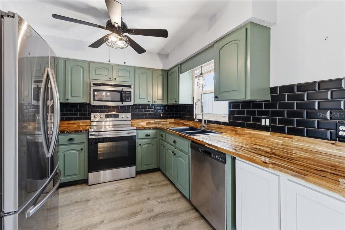 9601 GULFSTREAM BLVD, ENGLEWOOD, FL — photo 10