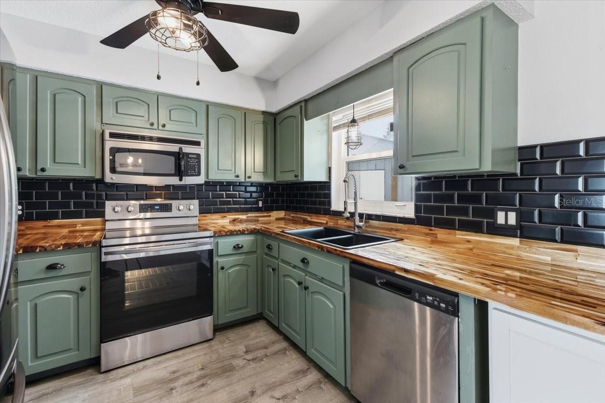 9601 GULFSTREAM BLVD, ENGLEWOOD, FL — photo 11