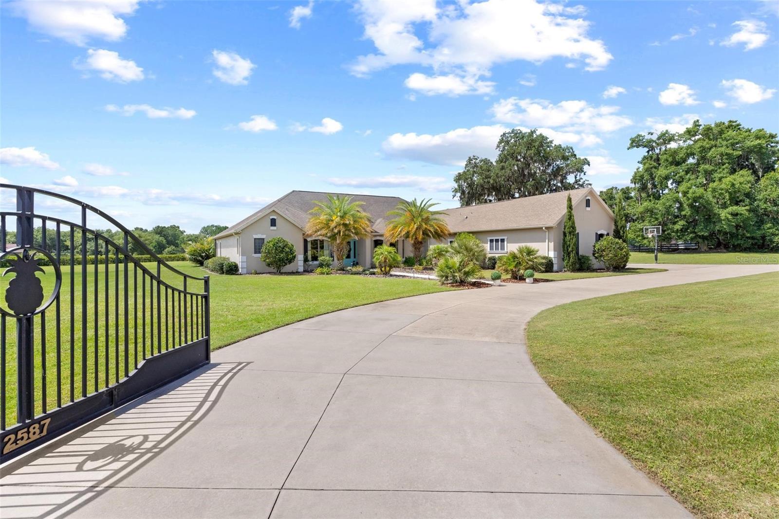 2587 NE 108TH LN, OXFORD, FL — photo 2
