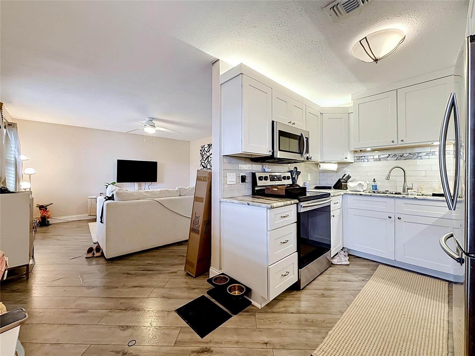 4050 4TH ST N #304, ST PETERSBURG, FL — photo 3