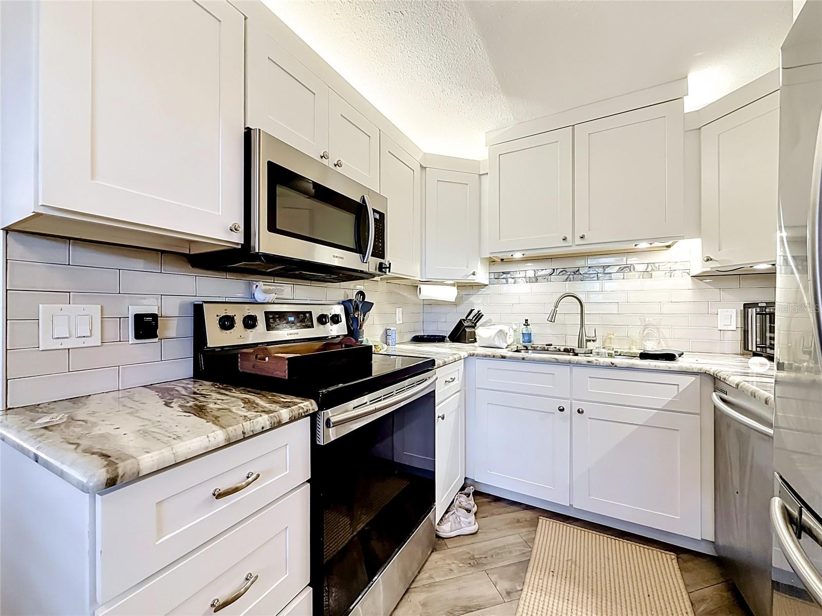 4050 4TH ST N #304, ST PETERSBURG, FL — photo 6