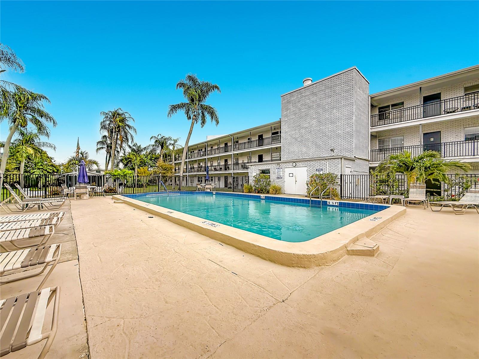 4050 4TH ST N #304, ST PETERSBURG, FL — photo 24