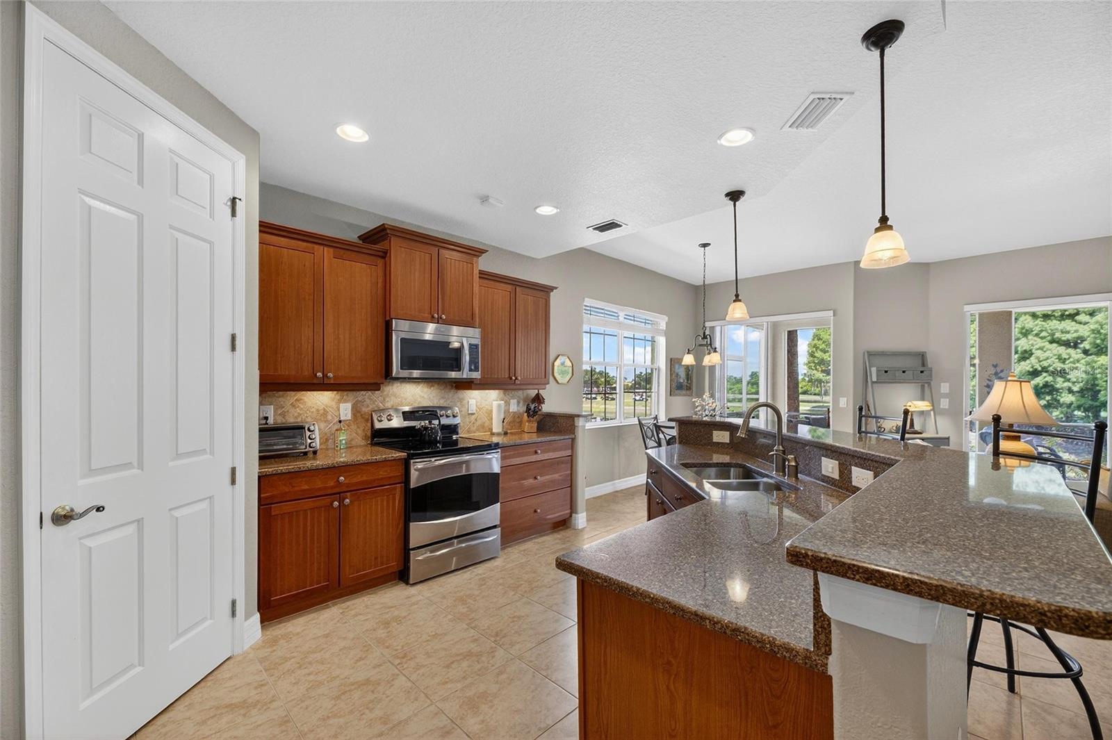 1423 EMERALD DUNES DR, SUN CITY CENTER, FL — photo 5