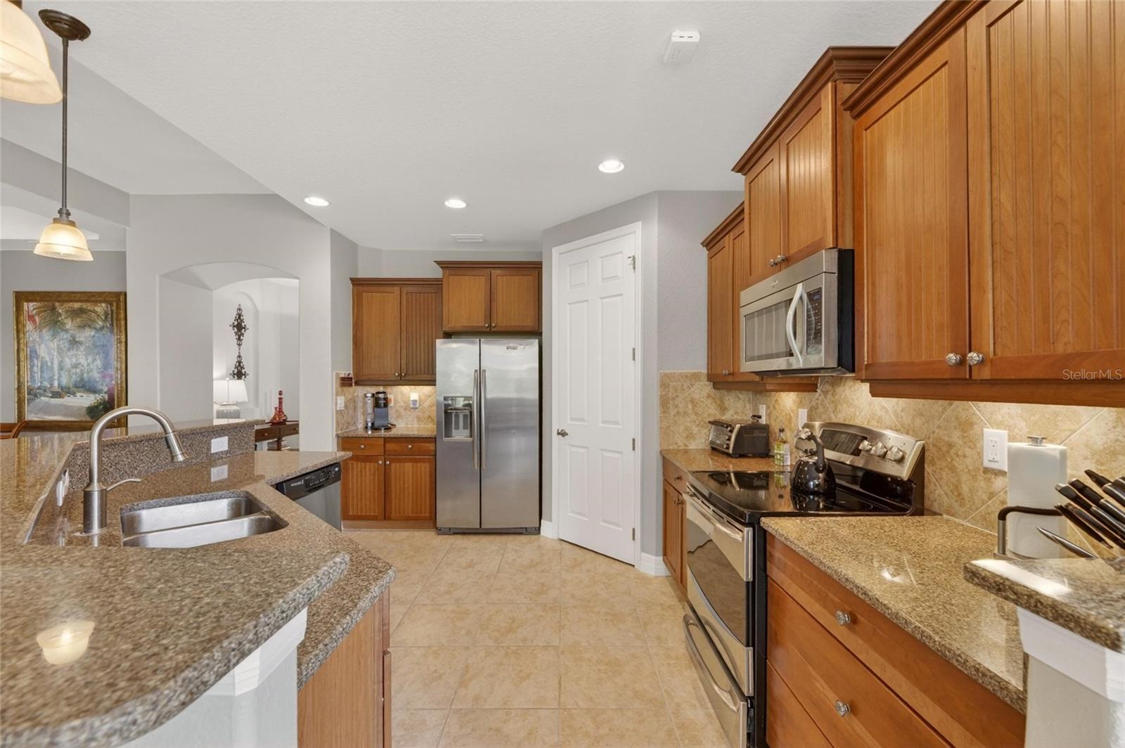 1423 EMERALD DUNES DR, SUN CITY CENTER, FL — photo 6