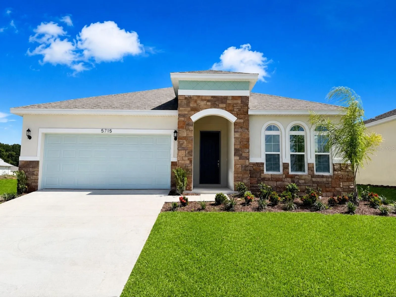 5715 HIAWASSEE RD, OKAHUMPKA, FL — photo 1