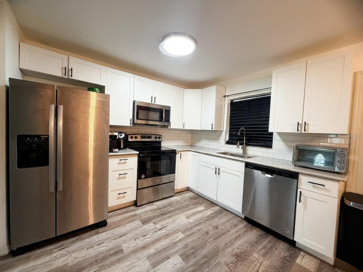 636 RAINBOW BLVD, BABSON PARK, FL — photo 3