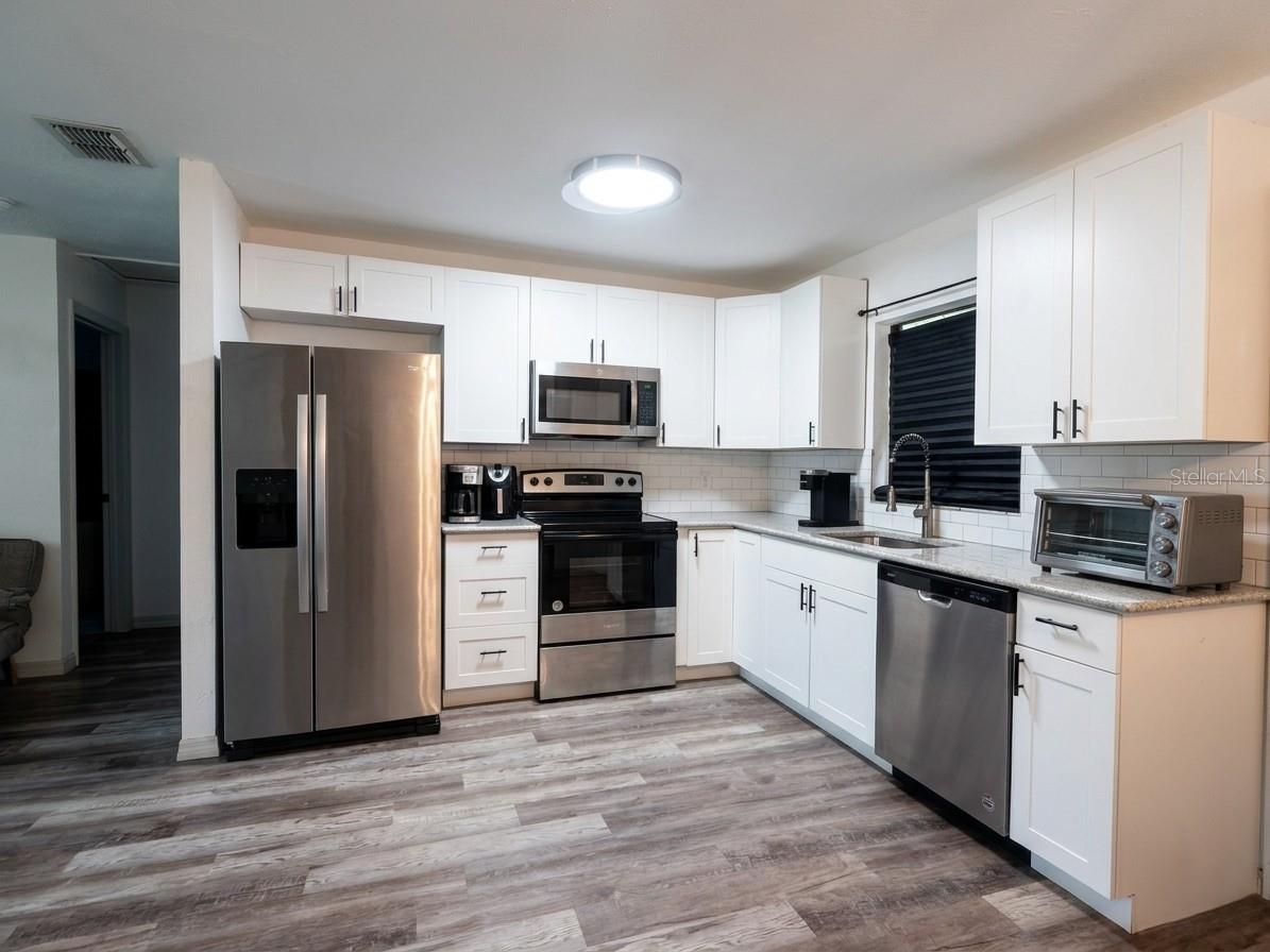 636 RAINBOW BLVD, BABSON PARK, FL — photo 4