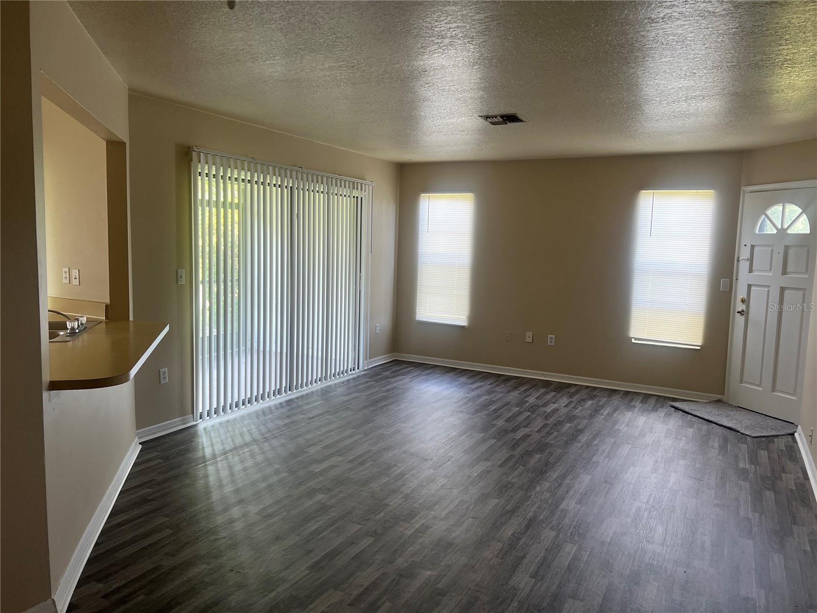 7266 POND CIR, SPRING HILL, FL — photo 5