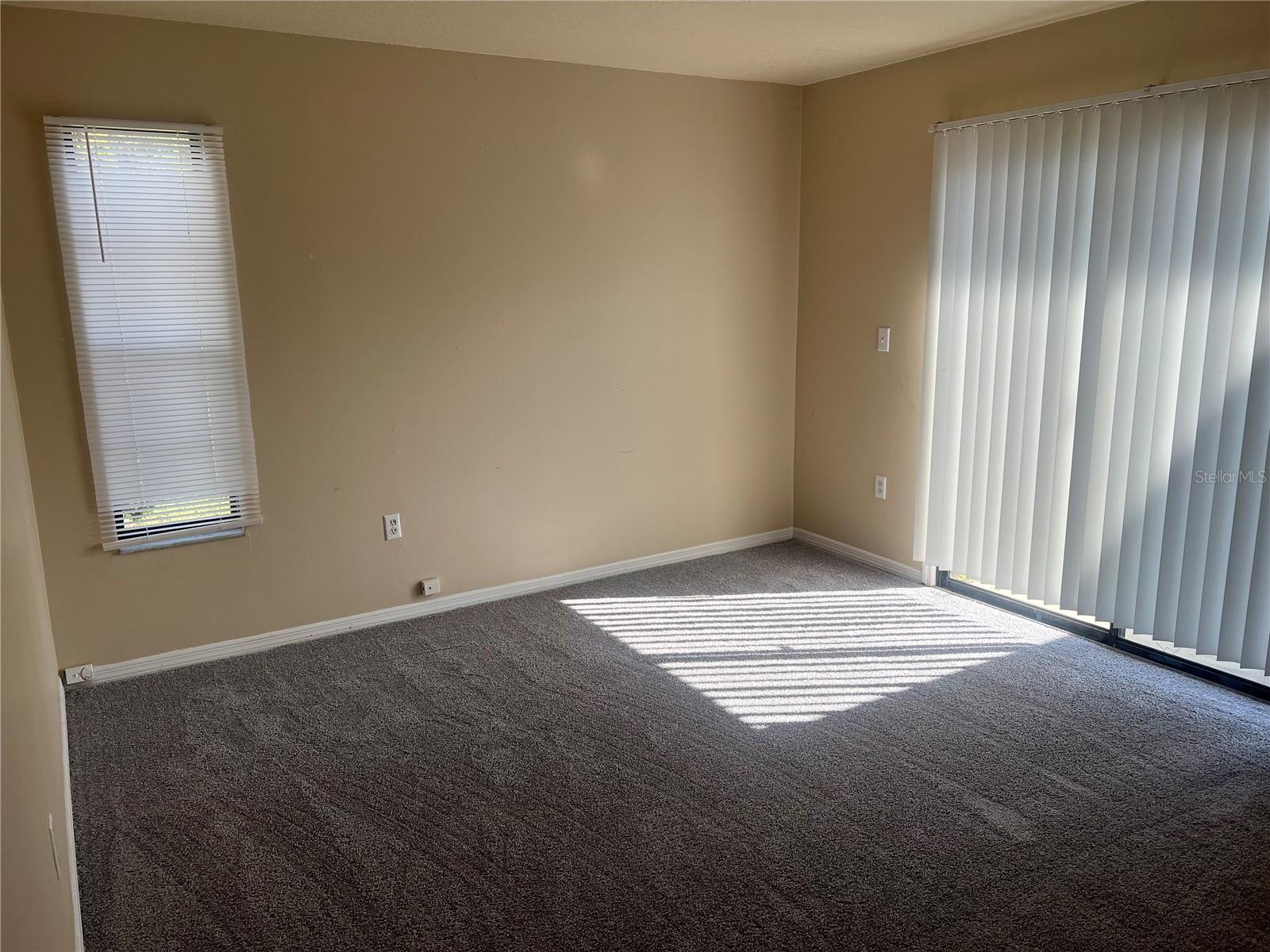 7266 POND CIR, SPRING HILL, FL — photo 10