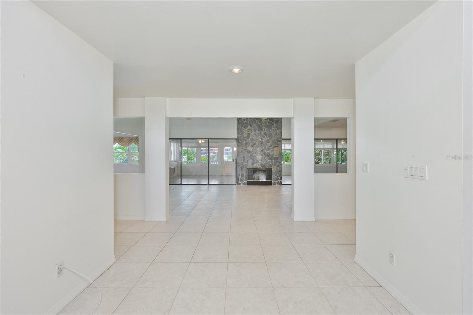 929 SYMPHONY ISLES BLVD, APOLLO BEACH, FL — photo 9