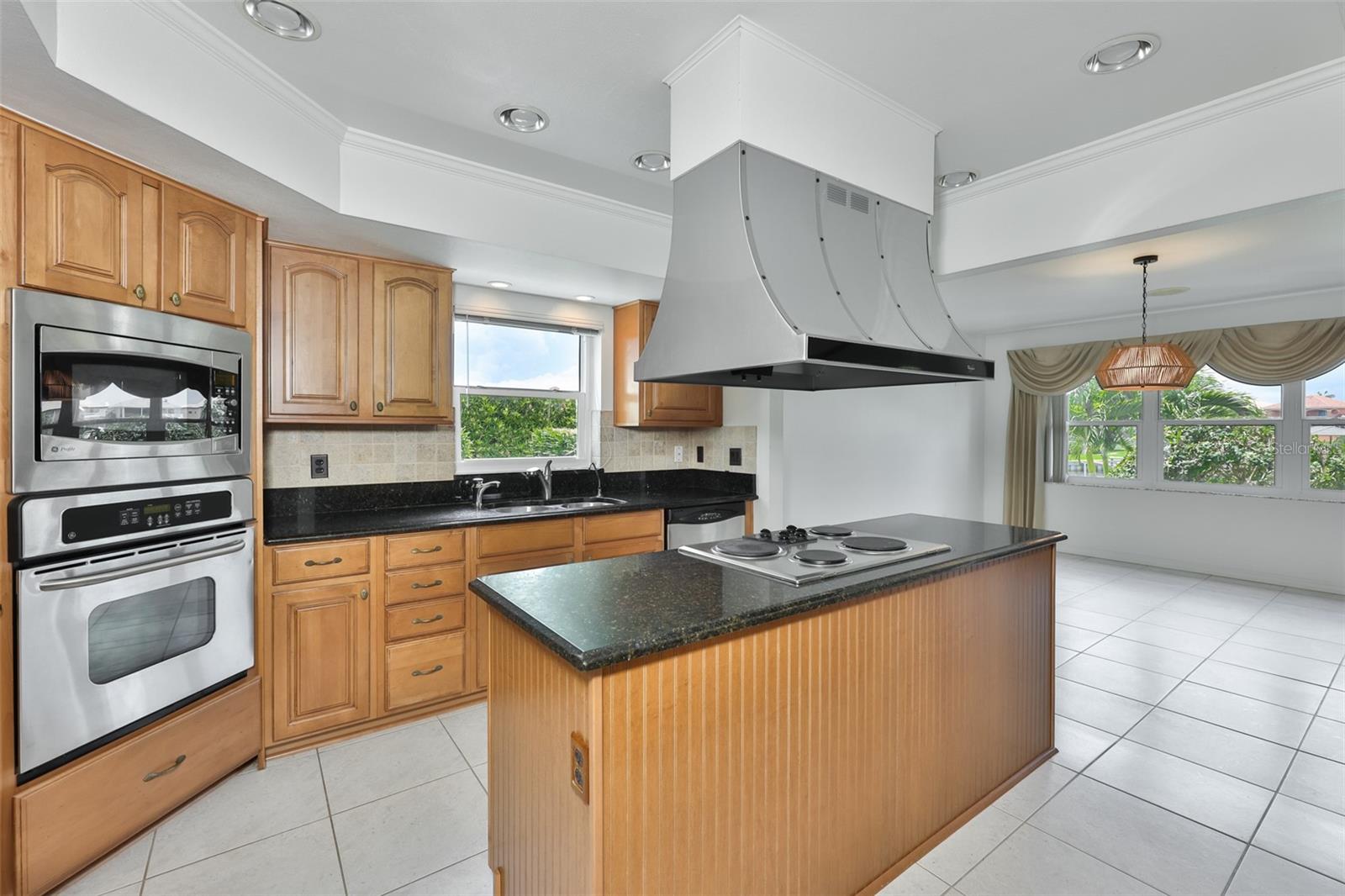 929 SYMPHONY ISLES BLVD, APOLLO BEACH, FL — photo 16