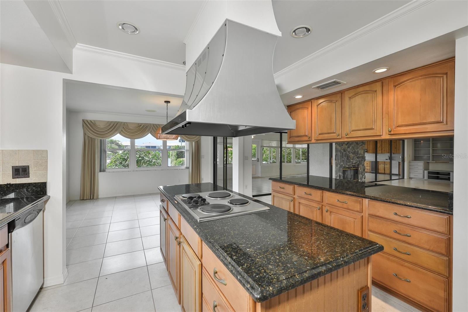929 SYMPHONY ISLES BLVD, APOLLO BEACH, FL — photo 17
