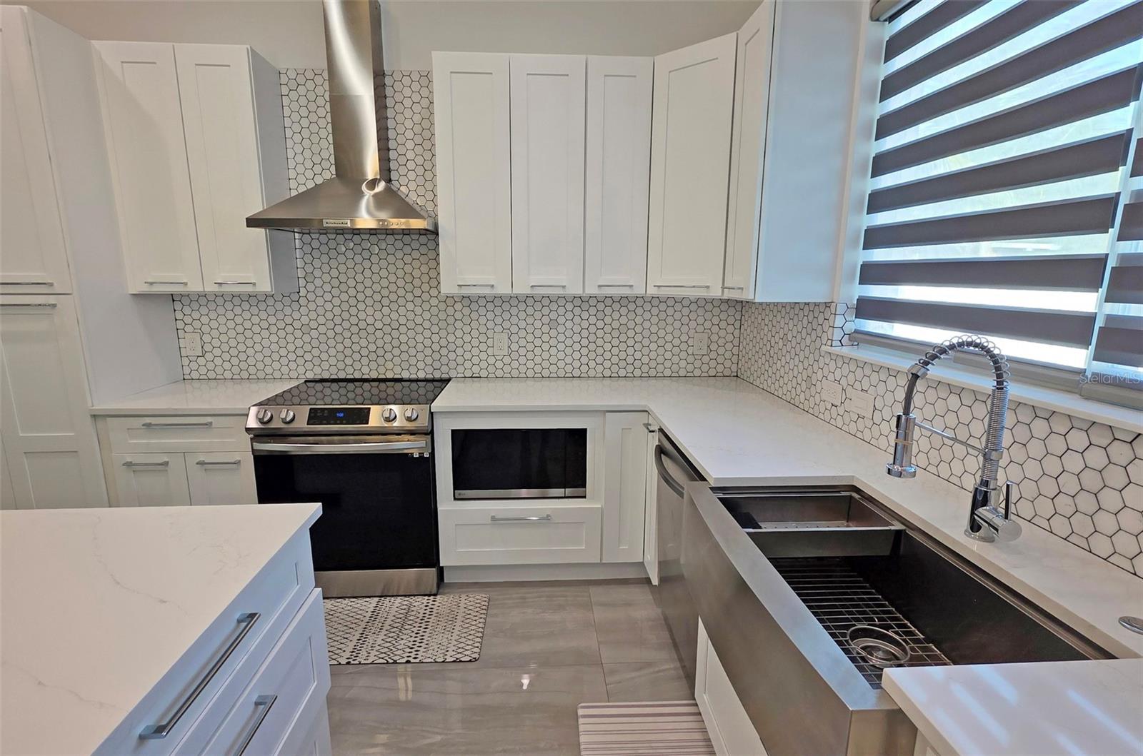 3017 PINE ST, BRADENTON, FL — photo 11